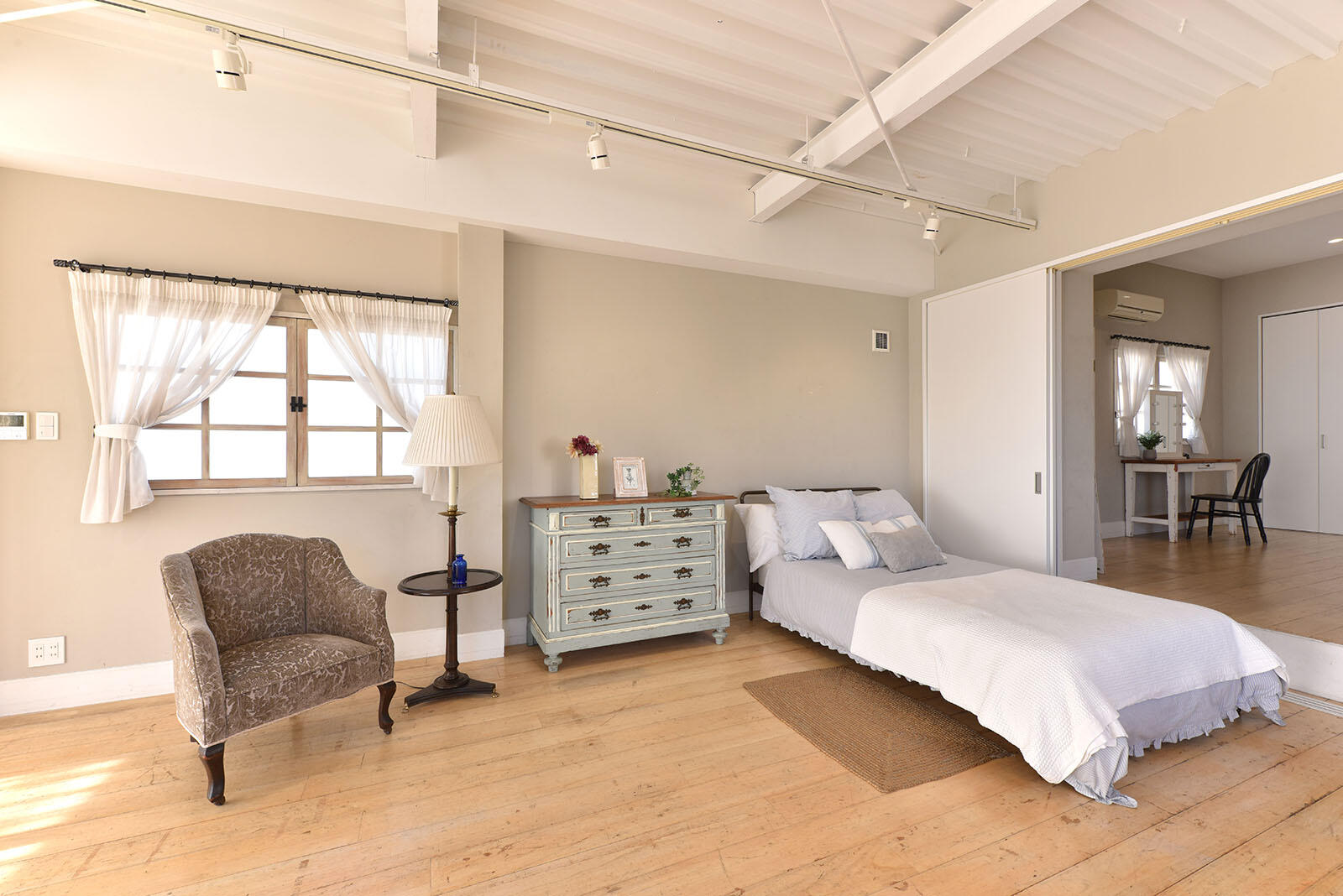 ２Fベッドルーム　17.5畳　ベッドサイズ：ダブル