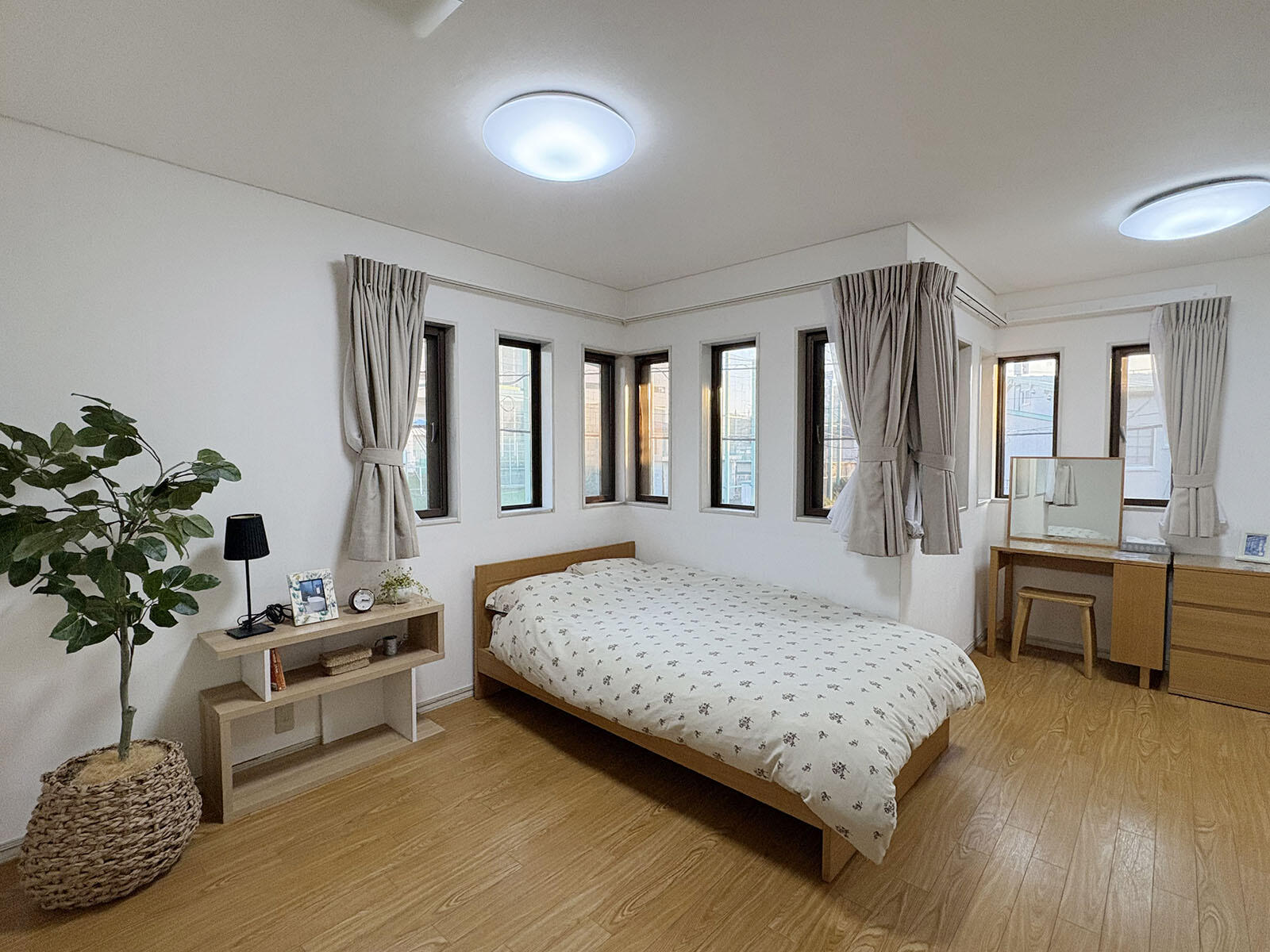 洋室A(11畳) ベッドサイズ:セミダブル